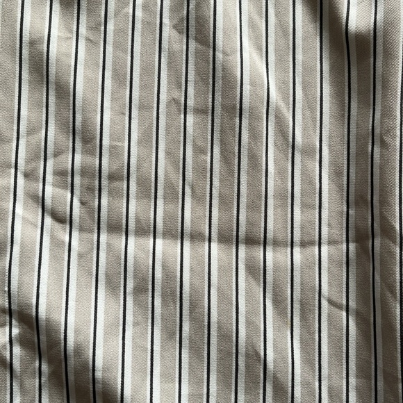 Dynamite cropped pants, size Medium - Picture 2 of 5